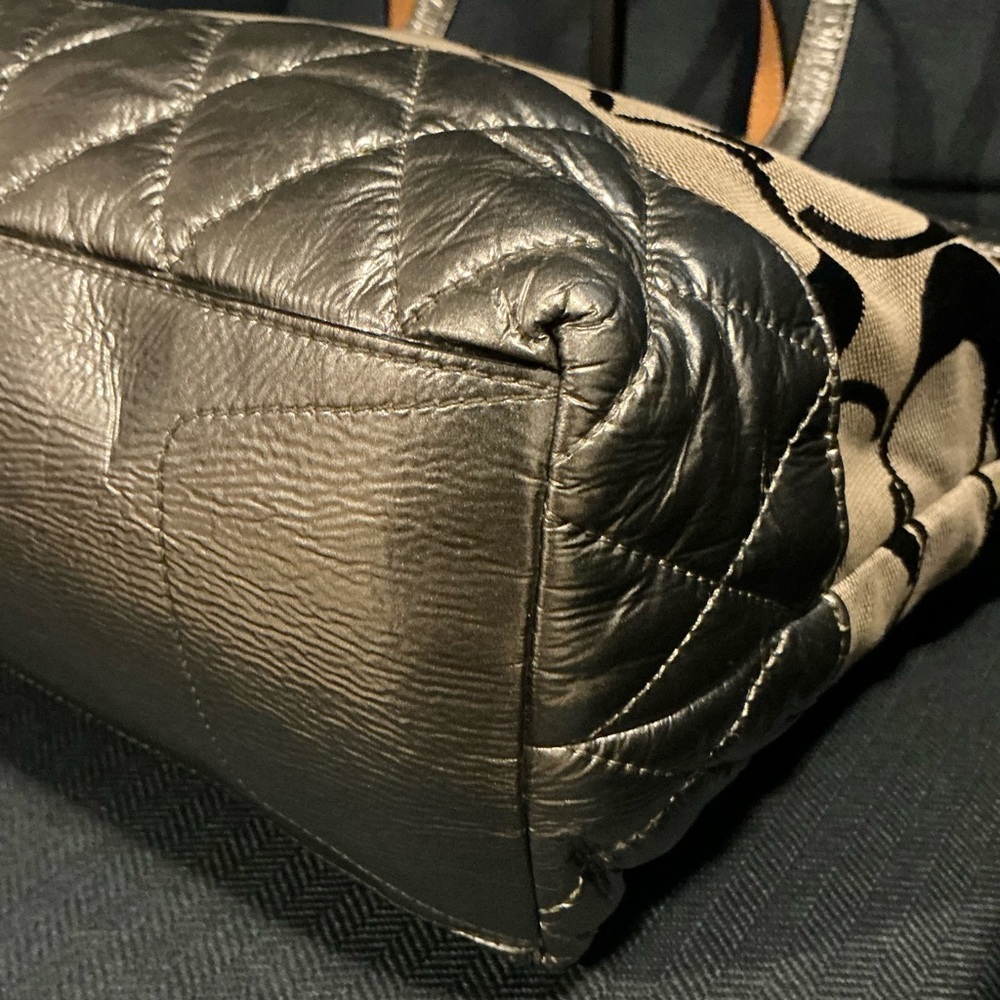 Coach‎ G1176-18676 Silver and Black Tote Bag with Signature Style - Picture 10 of 14